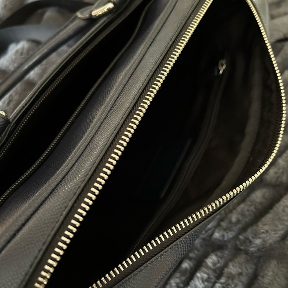 Beautiful!! Barely used, like new condition. Leather Coach briefcase laptop bag - Picture 3 of 16